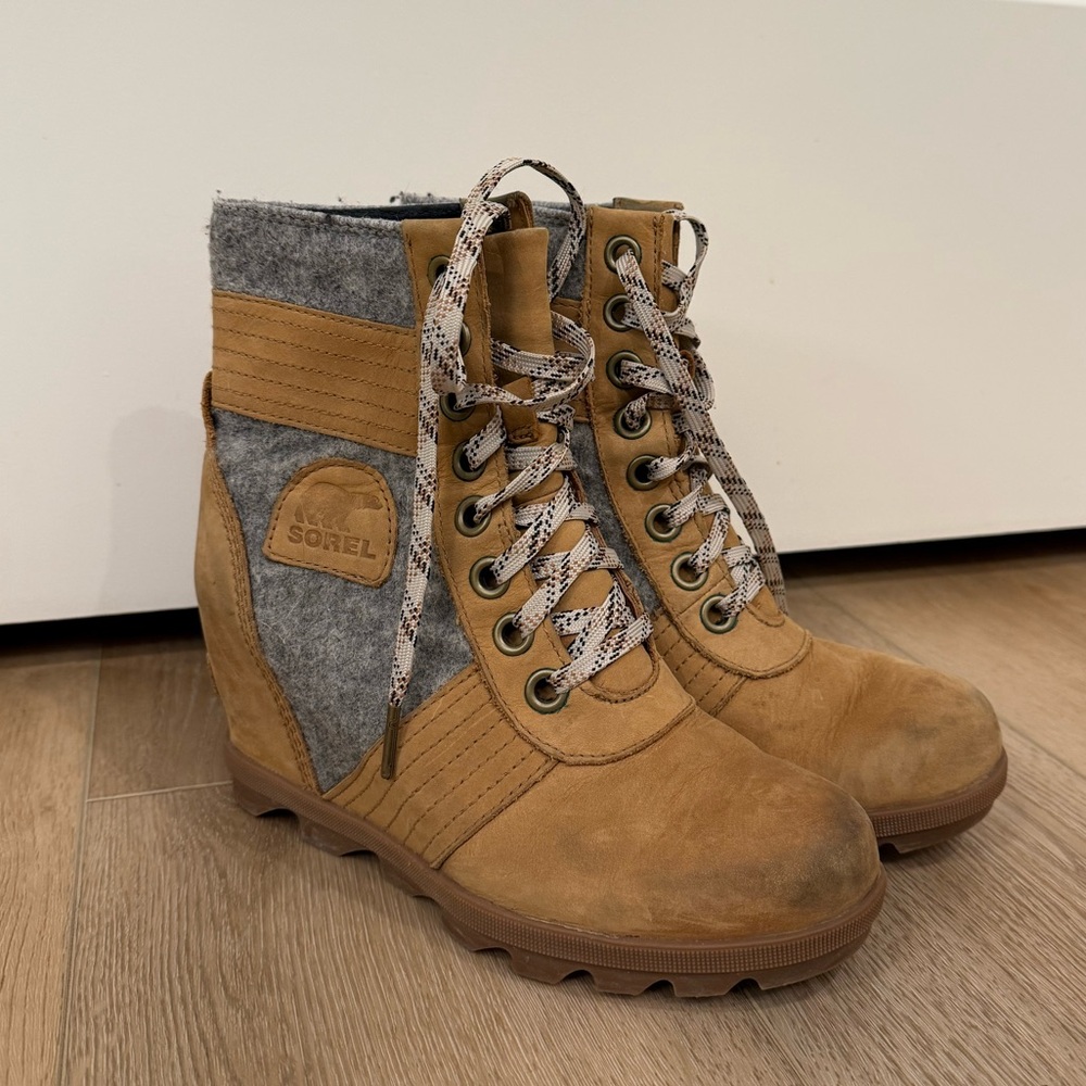 SOREL Joan of Arctic Wedge III Lexie Wool